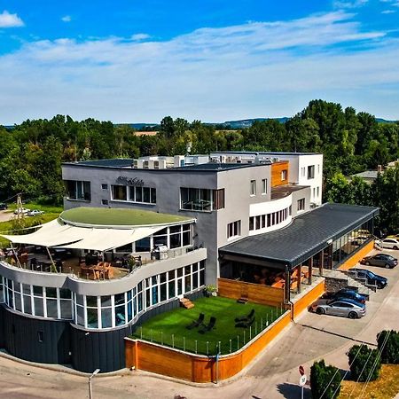 Hotel Kristaly Konferencia & Wellness Ajka Exterior photo