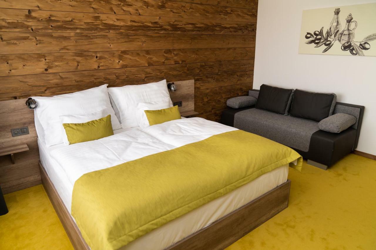 Hotel Kristaly Konferencia & Wellness Ajka Exterior photo